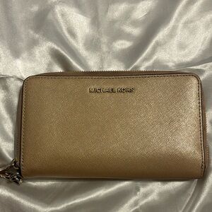 Micheal Kors wallet